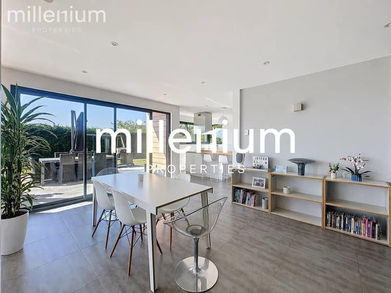 Maison contemporaine avec vue panoramique (3)