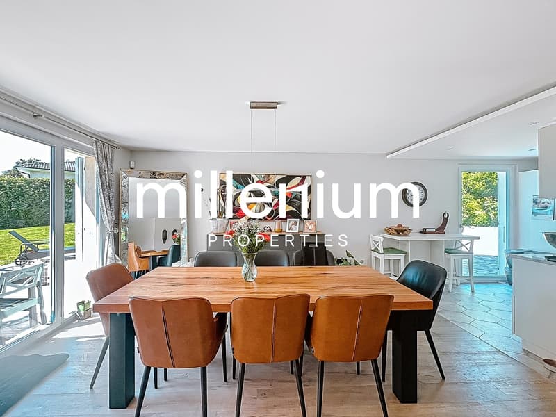 Magnifica villa con piscina a Crans Près Céligny (8)