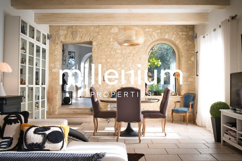 Authentique mas provençal revisité avec élégance près d'Uzès (5)