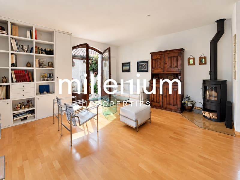 Maison contemporaine semi meublée avec jardin et studio indépendant (4)