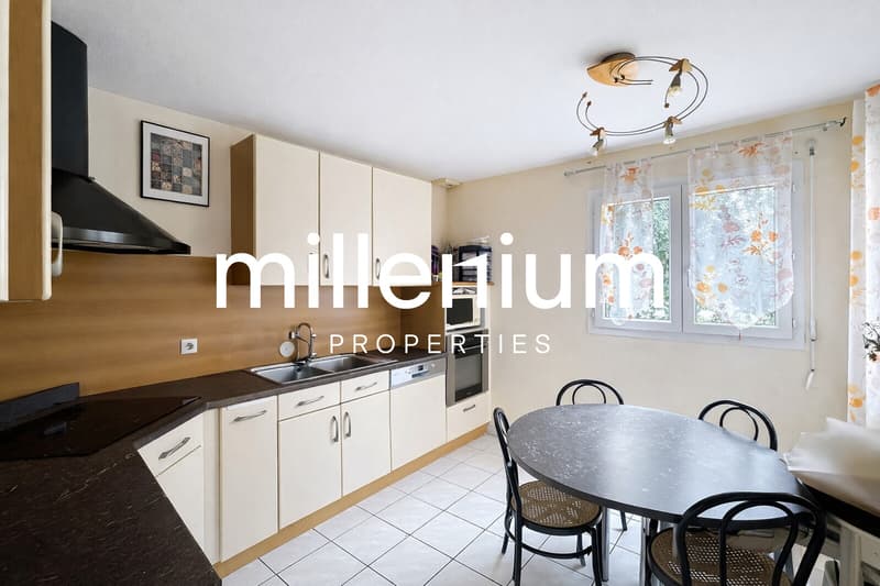 En Exclusivité : Maison Familiale avec grand jardin à Neydens (FRANCE) (3)