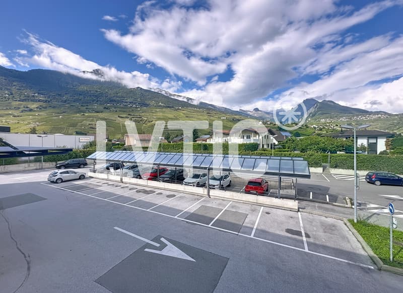 Sala di mostra, uffici, locali di 1265 m2 divisibili in affitto a Conthey (5)