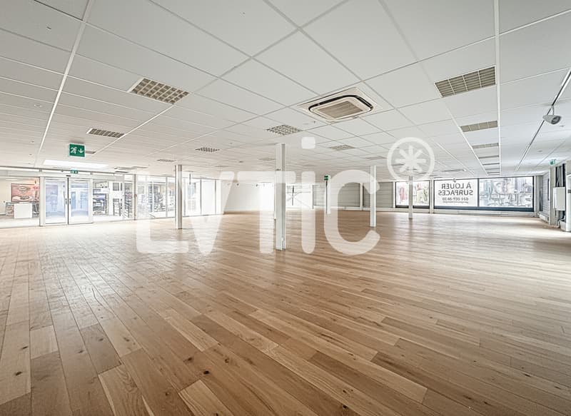 Sala di mostra, uffici, locali di 1265 m2 divisibili in affitto a Conthey (3)