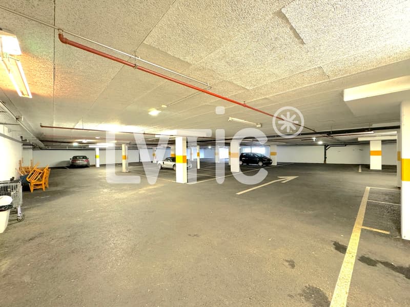 Sala di esposizione, uffici, locali di 290 m2 in affitto a Conthey (7)