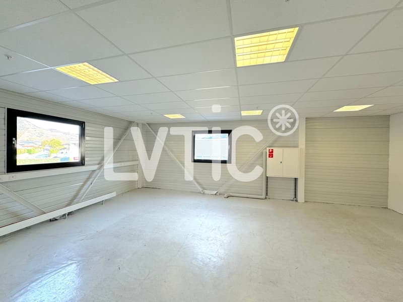 Sala di esposizione, uffici, locali di 290 m2 in affitto a Conthey (6)