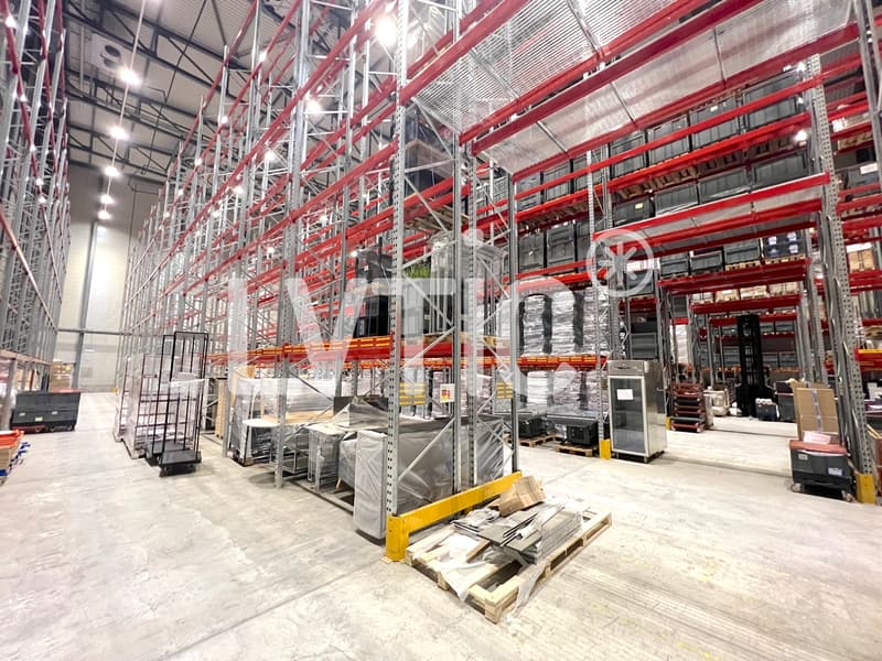 Lagerhallen von 2200 m2 zur Miete in Meyrin - Satigny (1)