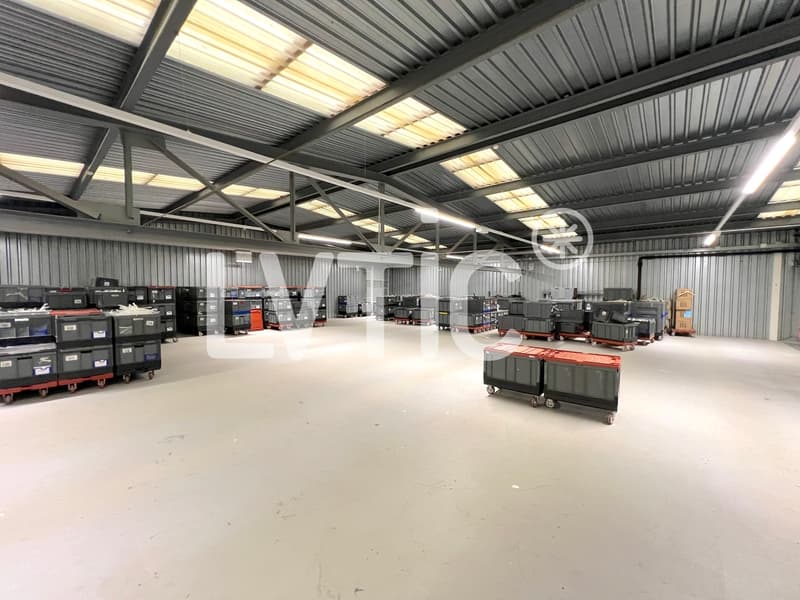 Magazzino di 2200 m2, divisibile da 1500 m2 in affitto a Meyrin - Satigny (7)