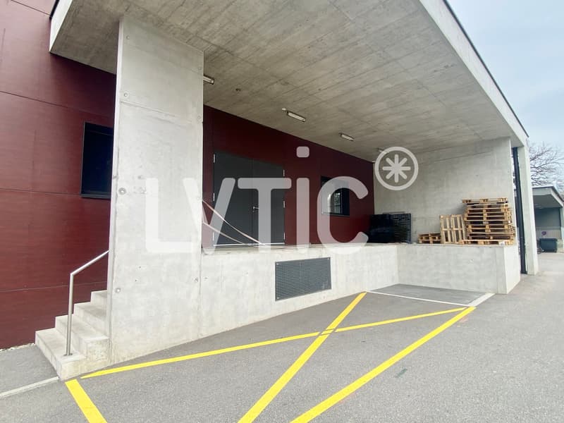 Offices, 1'450 m2 warehouse for sale in Givisiez - Fribourg (9)