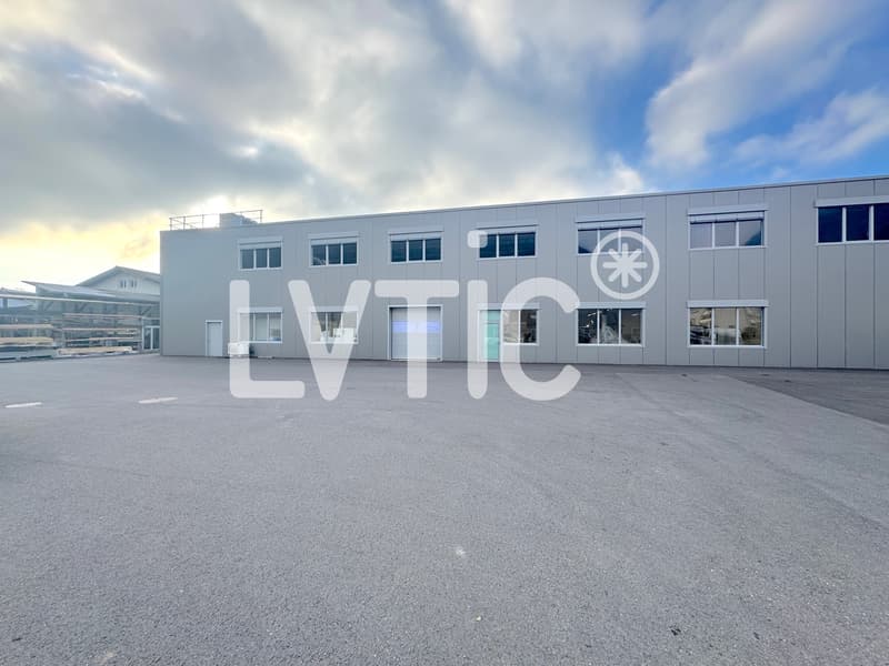 Büroflächen, 565 m2 zu vermieten in Villeneuve (2)