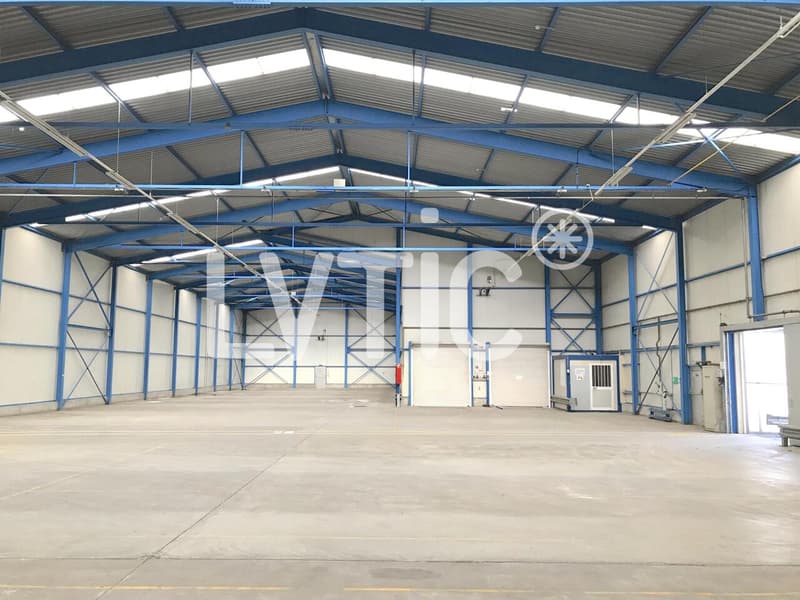 Industrial hall, workshop, storage of 3500 m2 for rent in Martigny (2)