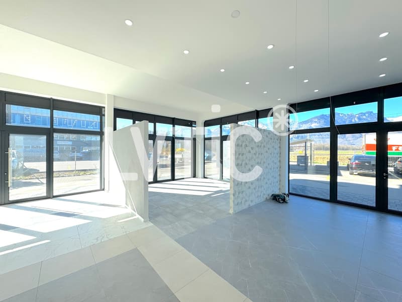 Showroom, locali, laboratorio di 225 m2 in affitto vicino a Villeneuve (2)