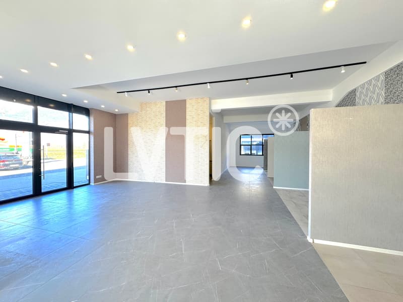Showroom, locali, laboratorio di 225 m2 in affitto vicino a Villeneuve (4)