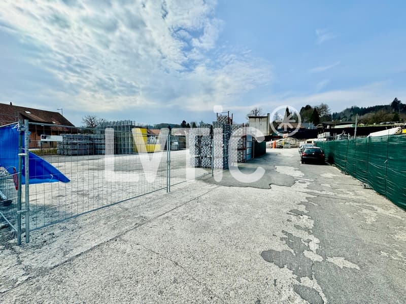Artisanal land of 10'000 m2, divisible from 3000 m2 in DDP (Superficies right) in Servion (2)