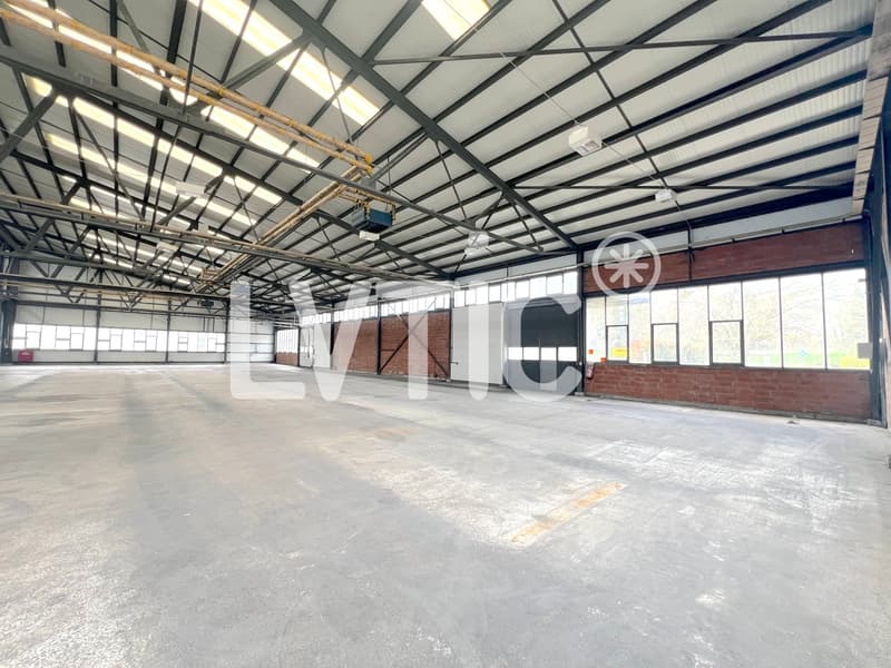Halle für Industrie, Büros und Außenflächen zur Miete in Aigle (2)