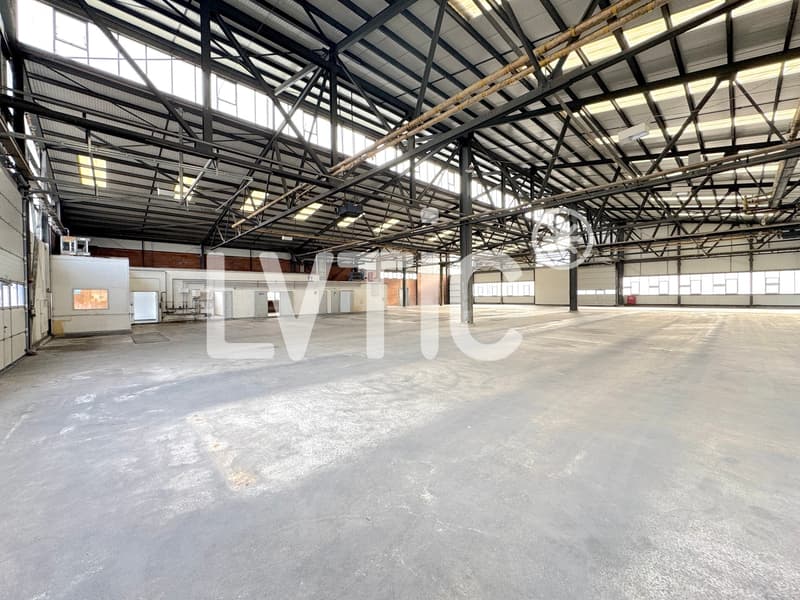 Halle für Industrie, Büros und Außenflächen zur Miete in Aigle (4)