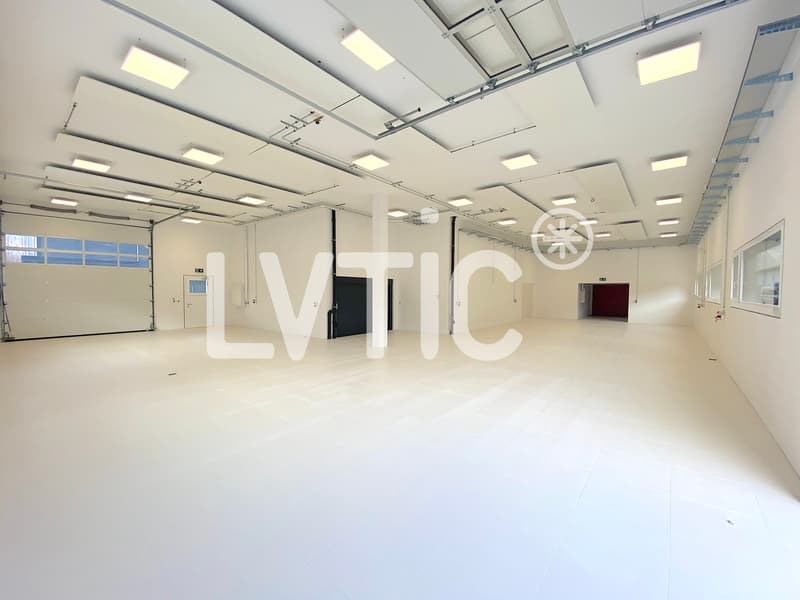 Edificio industriale, laboratori, uffici di 3000 m2 in vendita a Collombey (3)