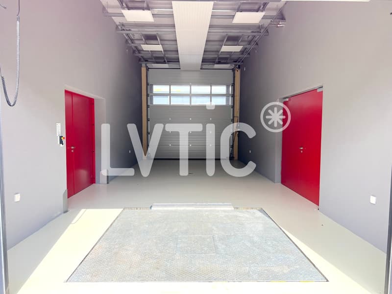 Laboratori, magazzini, uffici di 3000 m2 divisibili in affitto a Collombey (13)