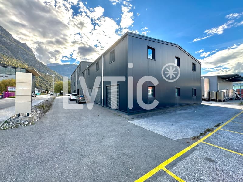 Edificio industriale di 1800 m2 su un terreno di 1680 m2 in vendita a Sierre (6)
