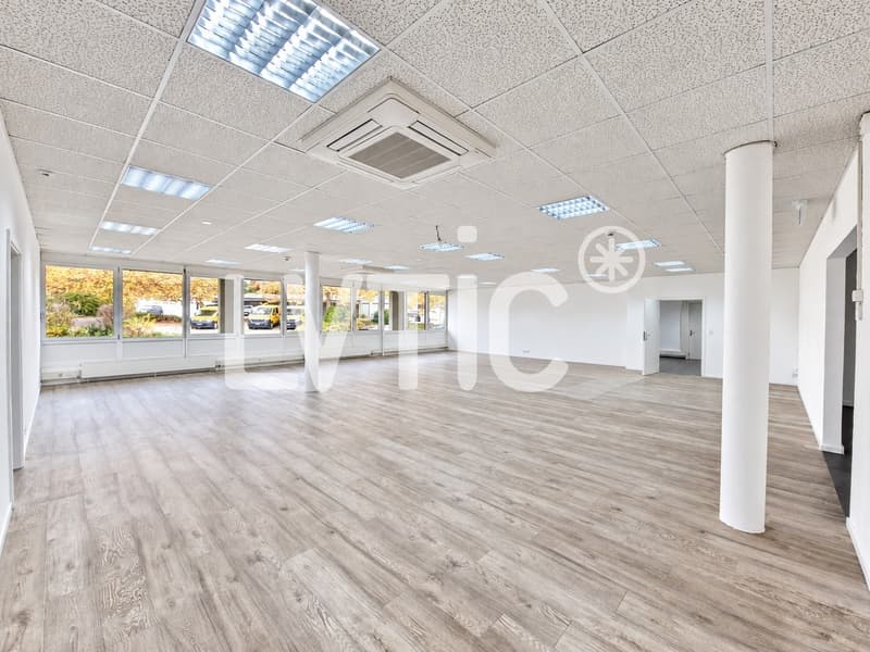EXCLUSIVITÉ - Locaux de 640 m2 divisibles à louer à Crissier (10)