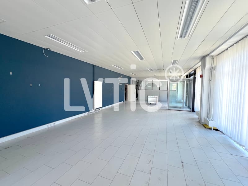 Industrial hall, showroom, offices of 2000 m2 for rent in Martigny (10)