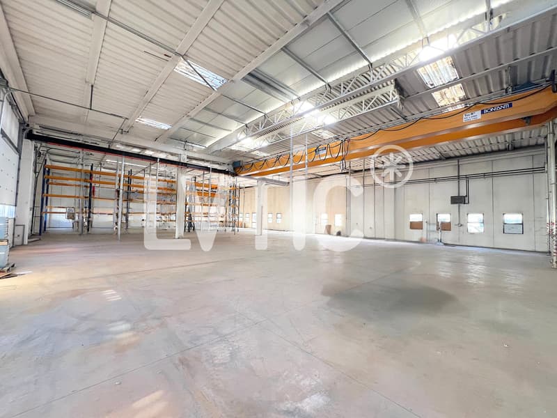 Industrial hall, showroom, offices of 2000 m2 for rent in Martigny (5)