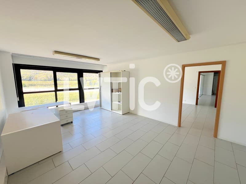 Industrial hall, showroom, offices of 2000 m2 for rent in Martigny (9)