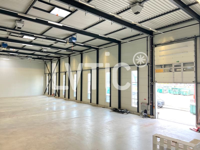 Warehouse, storage, hall of 950 m2 for rent near Sion - Vétroz (4)