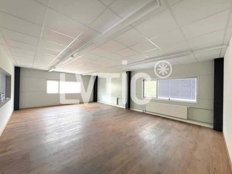 Industrial hall, 1080 m2 office space for rent near Sion - Vétroz (8)