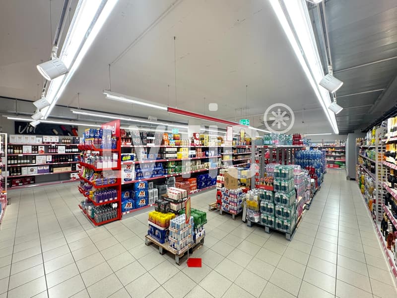 Locale commerciale di 430 m2 in affitto a Martigny (1)