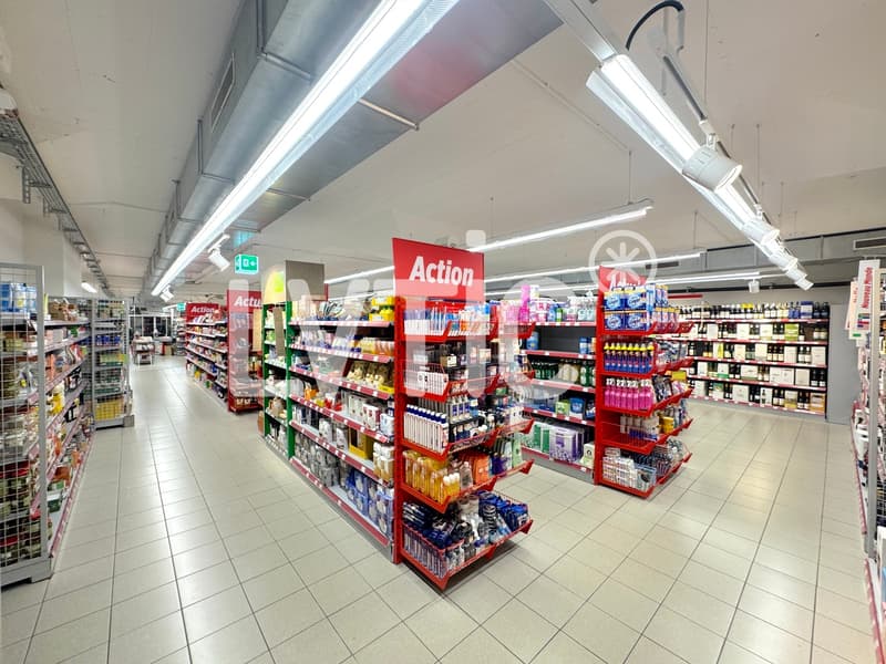 Locale commerciale di 430 m2 in affitto a Martigny (2)
