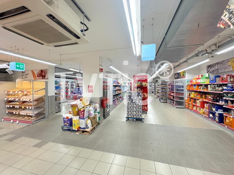 Locale commerciale di 430 m2 in affitto a Martigny (3)