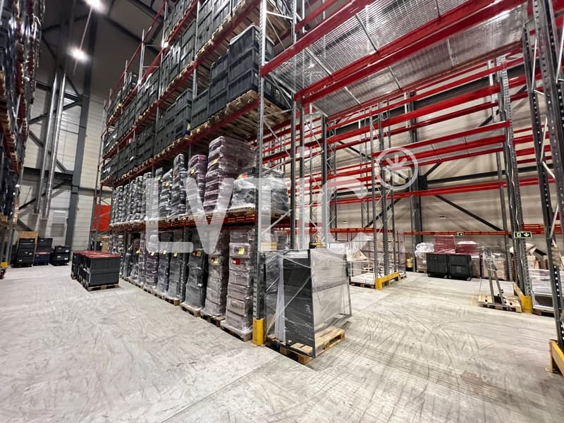 Depositio di 4000 m2 divisibili già da 2200 m2 in affitto a Meyrin - Satigny (2)