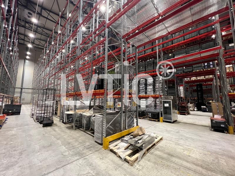 Depositio di 4000 m2 divisibili già da 2200 m2 in affitto a Meyrin - Satigny (3)