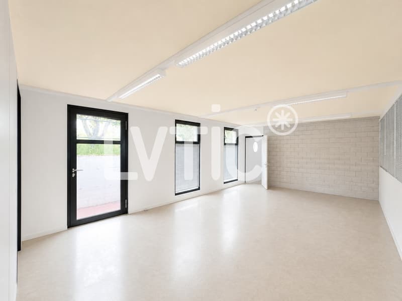 Laboratori, magazzini, ufficio di 622 m2 in affitto a Moudon (5)