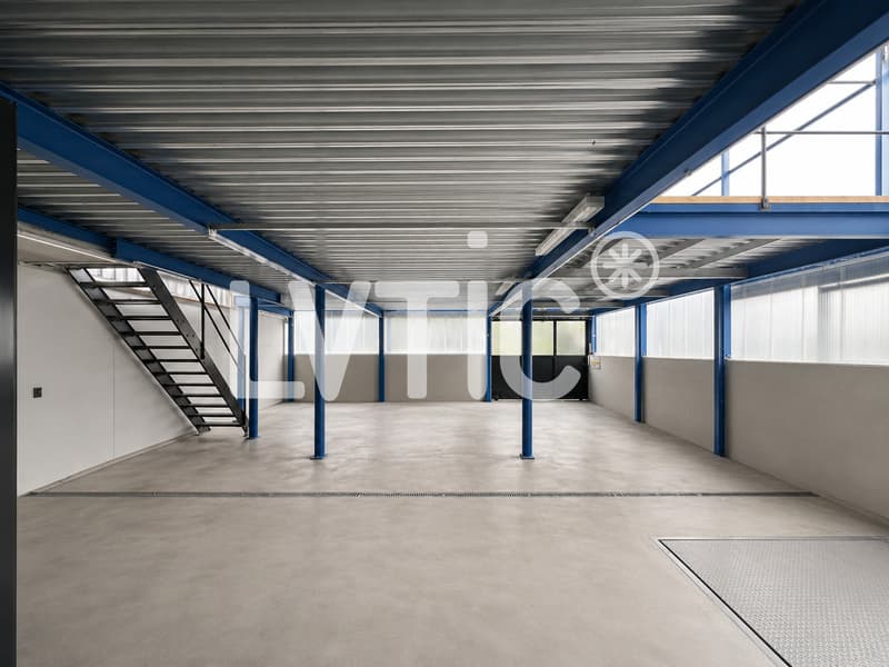 Laboratori, magazzini, ufficio di 622 m2 in affitto a Moudon (6)