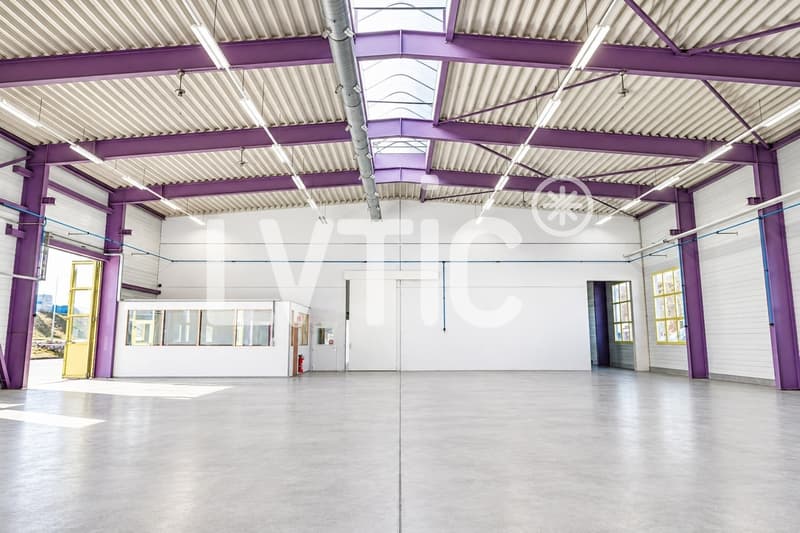 Atelier, dépôt, bureaux de 636 m2 à louer à Romont (5)