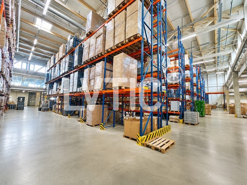 Halle logistique et bureaux de 7200 m2 divisibles à louer à Avenches (11)