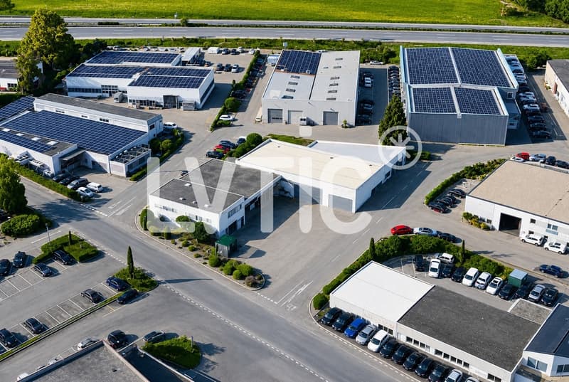 Industrial building of 1100 m2 for sale in Villars-Sainte-Croix (2)