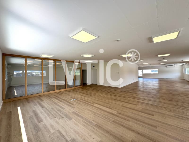 Uffici, locali di 410 m2 in affitto a Collombey (2)