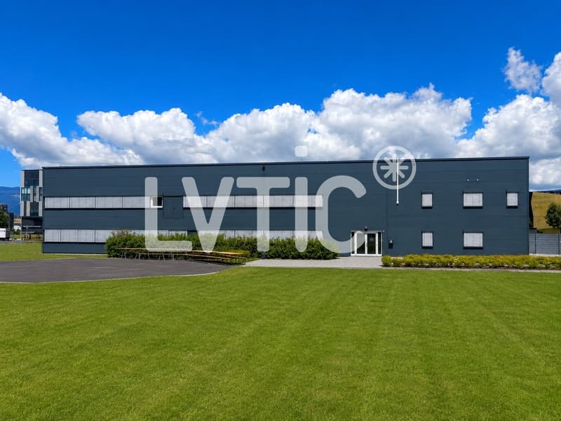 Edificio industriale di 2295 m2 su un terreno di 6370 m2 in vendita a Yverdon (2)