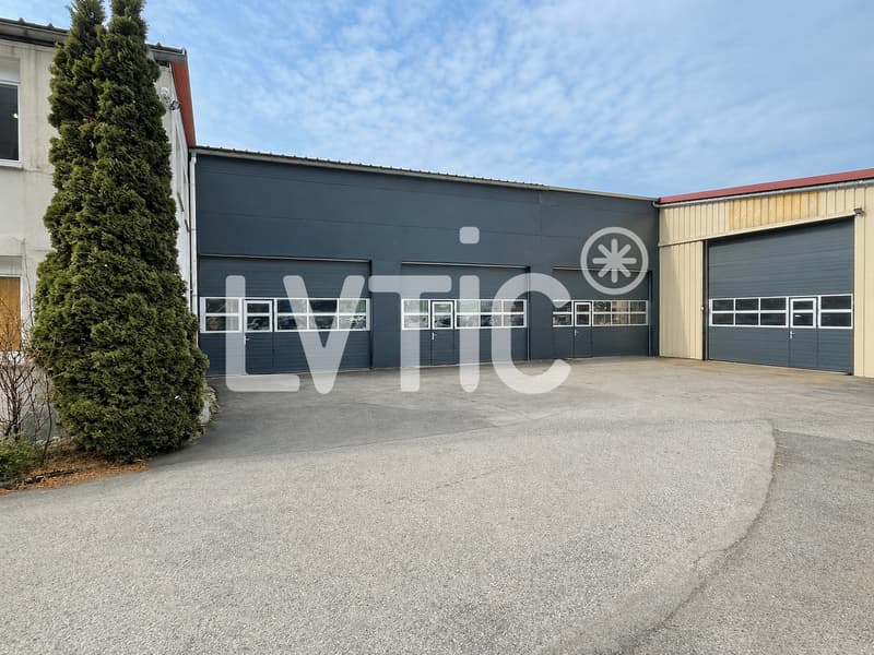 Werkstatt, Lager, Büros von 1500 m2 teilbar zu vermieten in Villeneuve (1)
