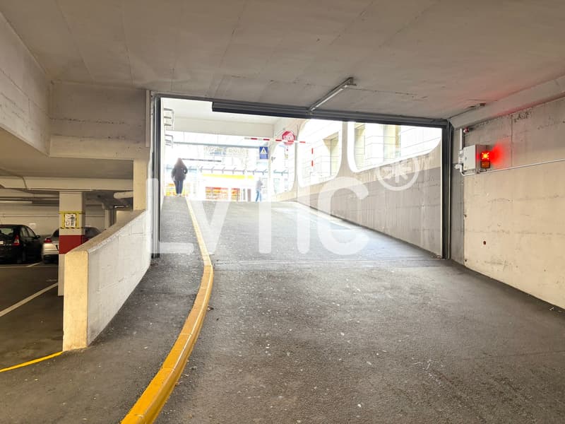Locaux, cabinets, bureaux de 170 m2 à louer à Martigny (7)