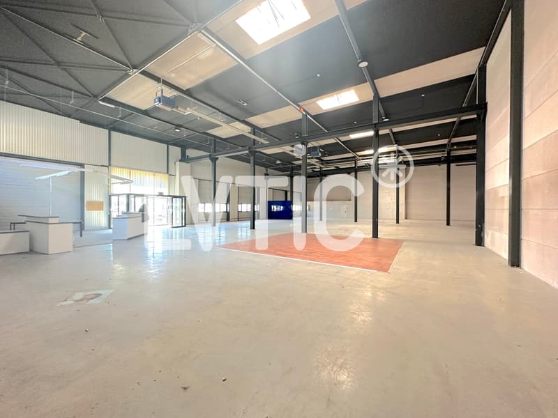 Halle industrielle de 1010 m2 à louer à Villeneuve (4)