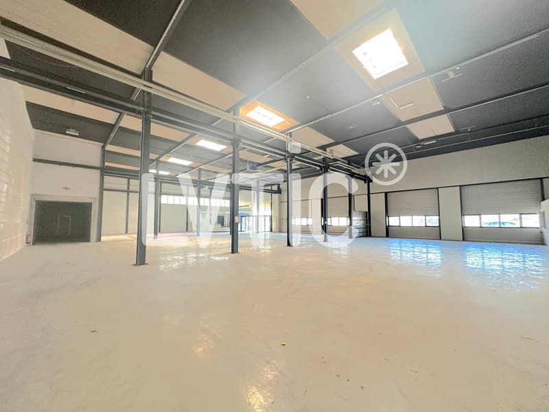 Halle industrielle de 1010 m2 à louer à Villeneuve (1)