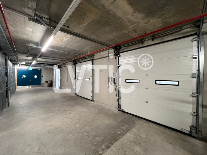 Dépôt, atelier, laboratoire de 800 m2 à louer à Bussigny (7)