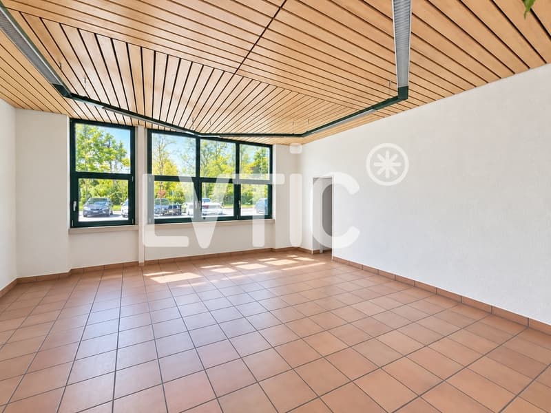Bâtiment industriel de 2100 m2 sur parcelle 4700 m2 à louer à Moudon (12)