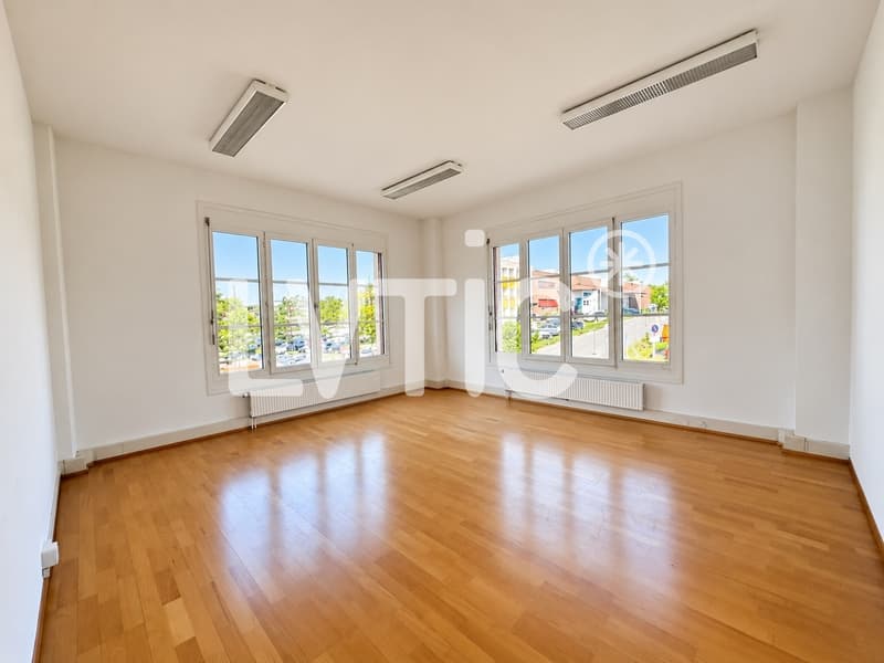 Bureaux de 180 m2 à louer au Mont-sur-Lausanne (1)