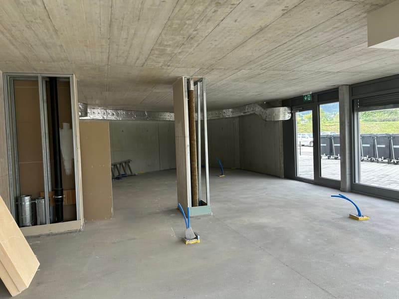 Commercial space two steps from the new Day train station (3)