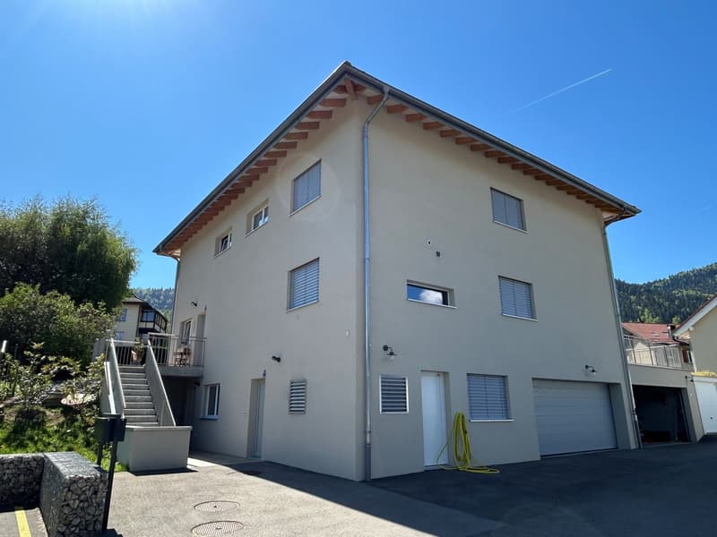 Magnificent 5.5-room villa with garages in Vallorbe (1)