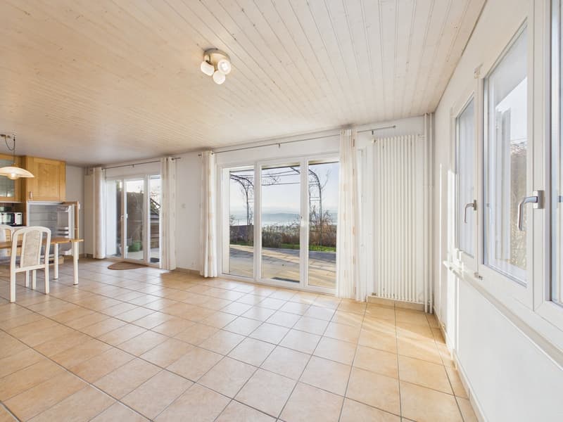 Geräumige 3,5-Zimmer-Villa mit atemberaubendem Blick in Villars-Burquin (8)